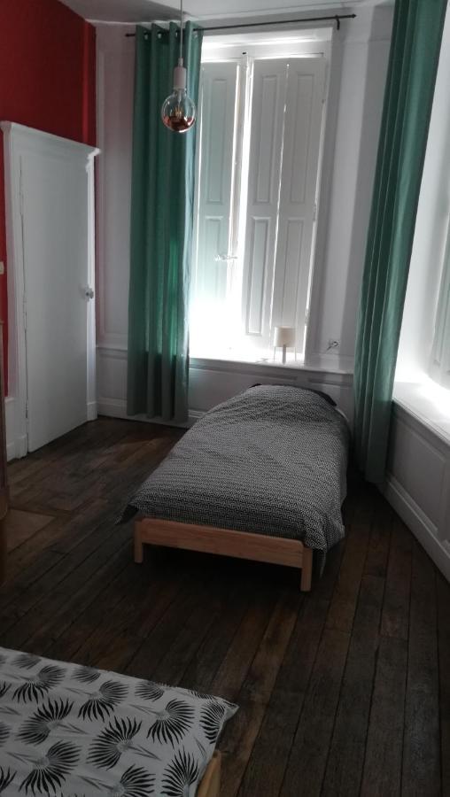 Ferienwohnung Le Logis Des Dames Sedan Exterior foto