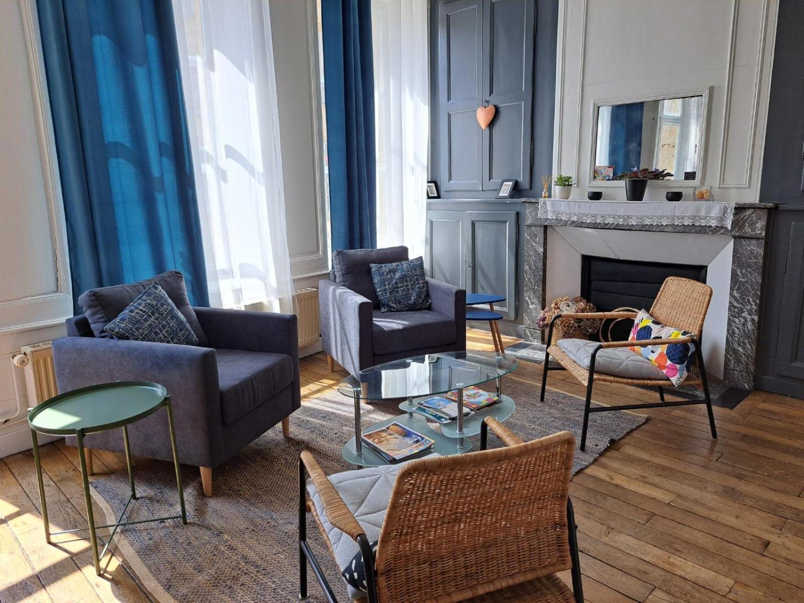 Ferienwohnung Le Logis Des Dames Sedan Exterior foto
